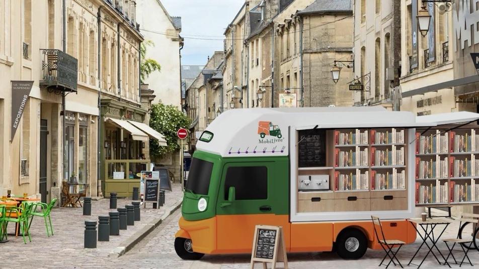 Culture: book-book, le tuktuk qui déploie la littérature dans les campagnes